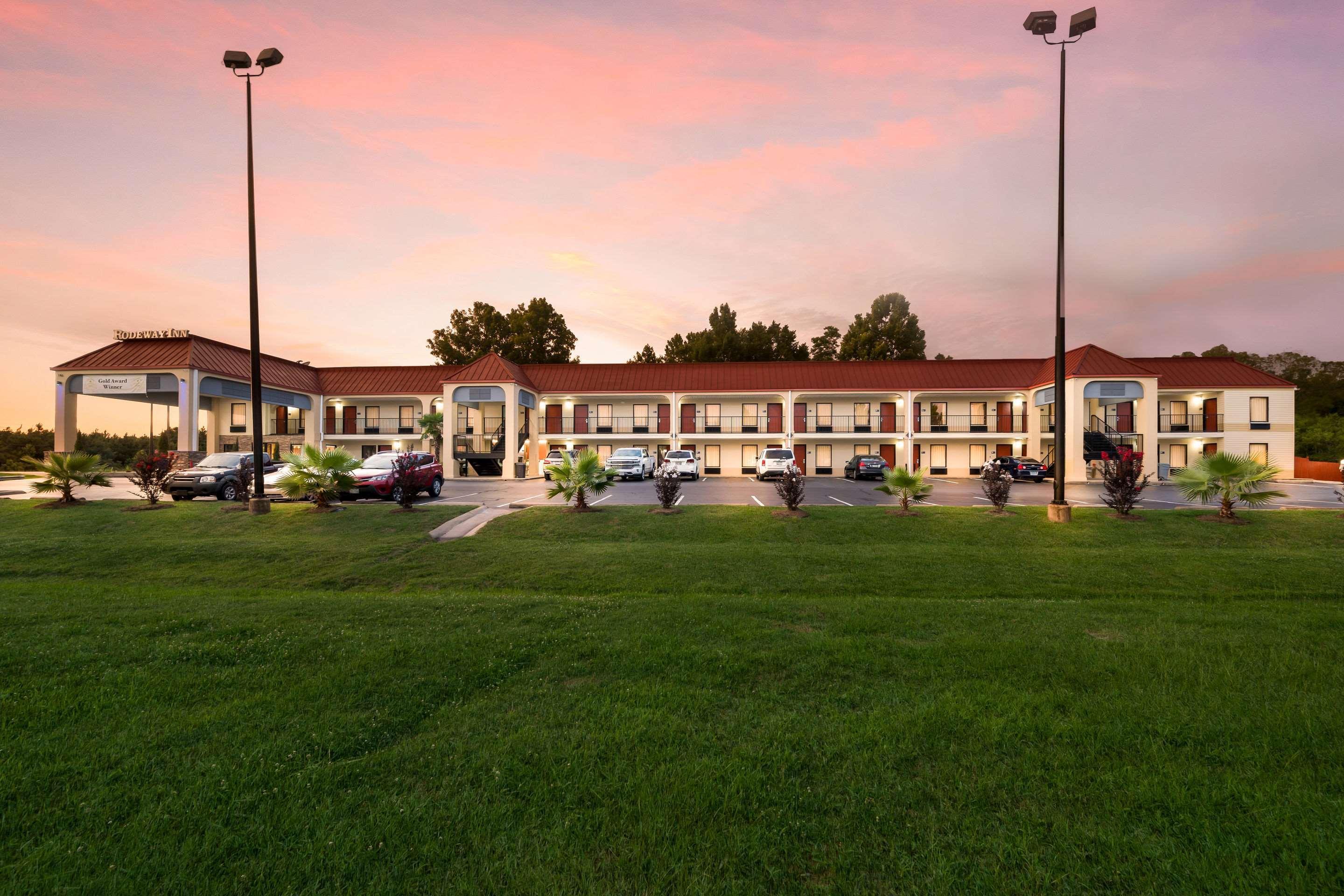 Surestay Hotel By Best Western Meridian Bagian luar foto