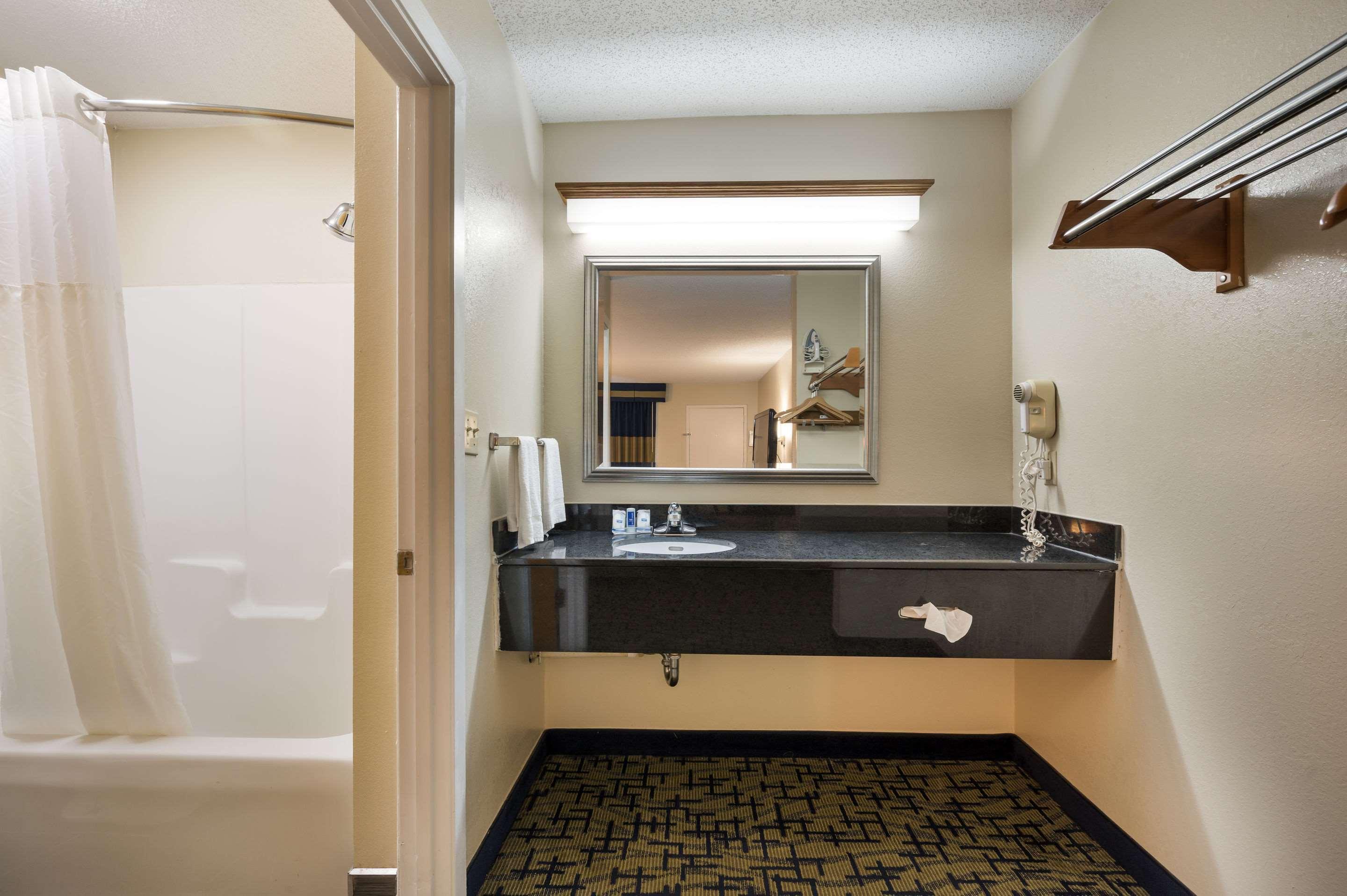 Surestay Hotel By Best Western Meridian Bagian luar foto