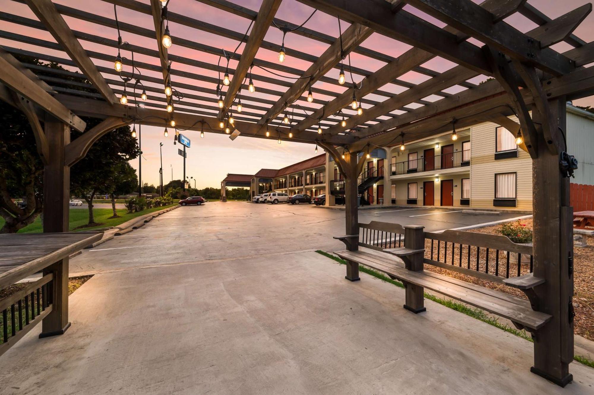 Surestay Hotel By Best Western Meridian Bagian luar foto