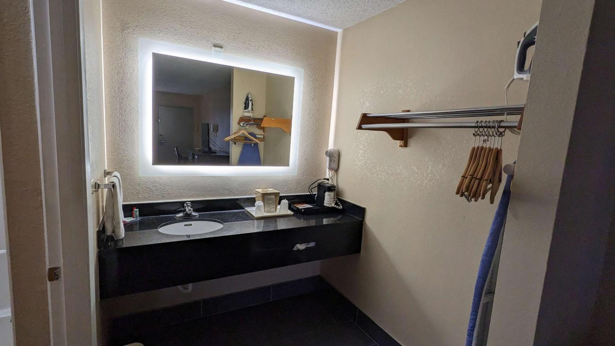 Surestay Hotel By Best Western Meridian Bagian luar foto